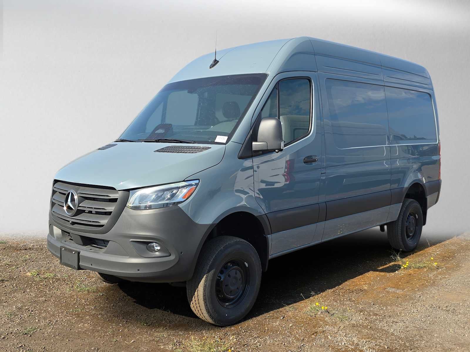 2026 Mercedes-Benz Sprinter 2500 Standard Roof I4 Diesel HO 144 AWD