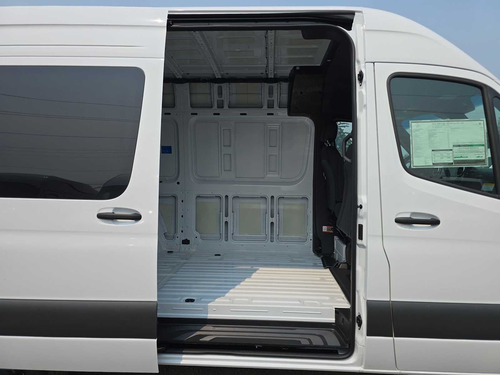 2026 Mercedes-Benz Sprinter Cargo 2500 Standard Roof I4 Diesel HO 144 AWD
