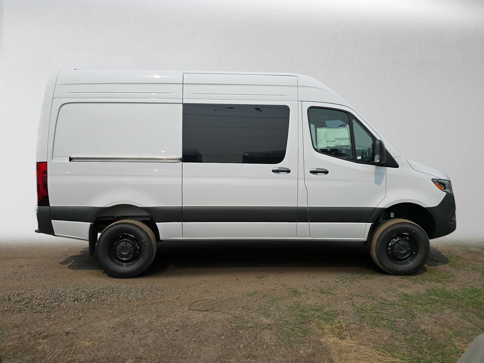 2026 Mercedes-Benz Sprinter Cargo 2500 Standard Roof I4 Diesel HO 144 AWD