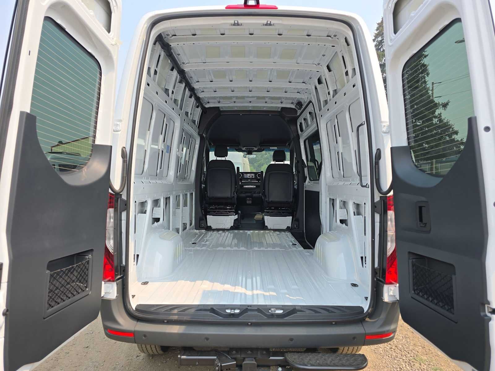 2026 Mercedes-Benz Sprinter Cargo 2500 Standard Roof I4 Diesel HO 144 AWD