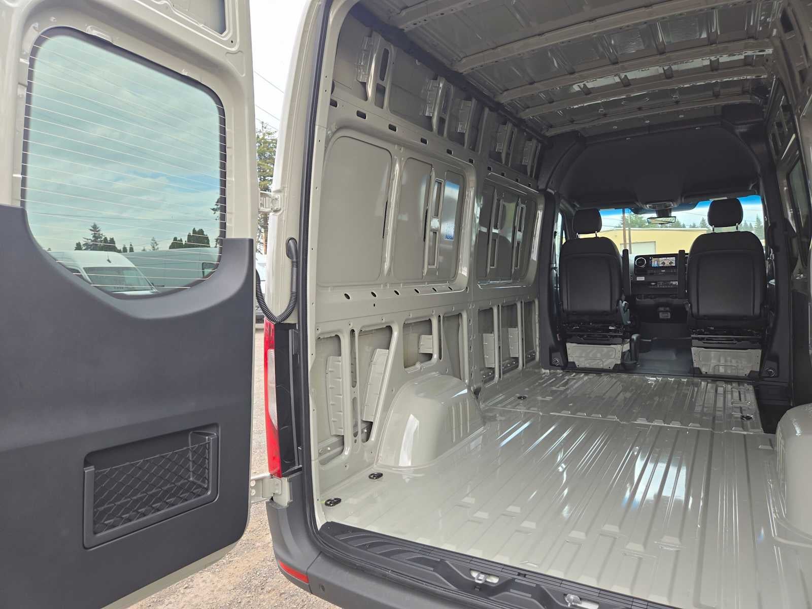 2026 Mercedes-Benz Sprinter Cargo 2500 Standard Roof I4 Diesel HO 144 AWD