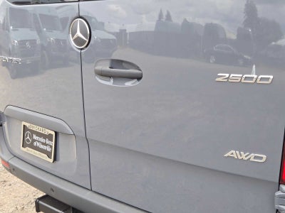 2026 Mercedes-Benz Sprinter Crew 2500 Standard Roof I4 Diesel HO 144 AWD