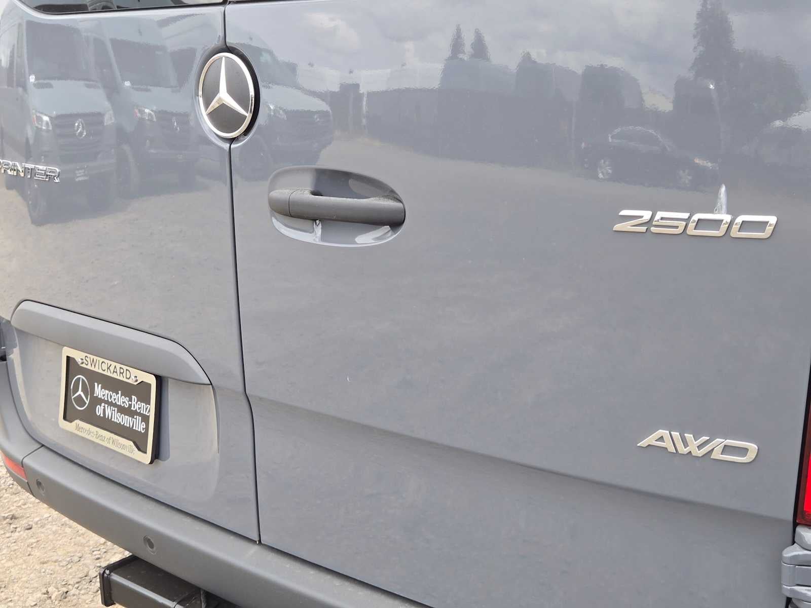 2026 Mercedes-Benz Sprinter Crew 2500 Standard Roof I4 Diesel HO 144 AWD