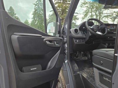 2026 Mercedes-Benz Sprinter Crew 2500 Standard Roof I4 Diesel HO 144 AWD