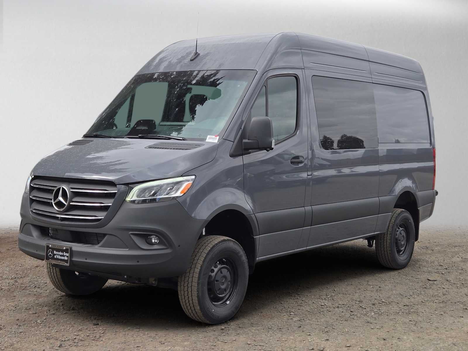 2026 Mercedes-Benz Sprinter Crew 2500 Standard Roof I4 Diesel HO 144 AWD