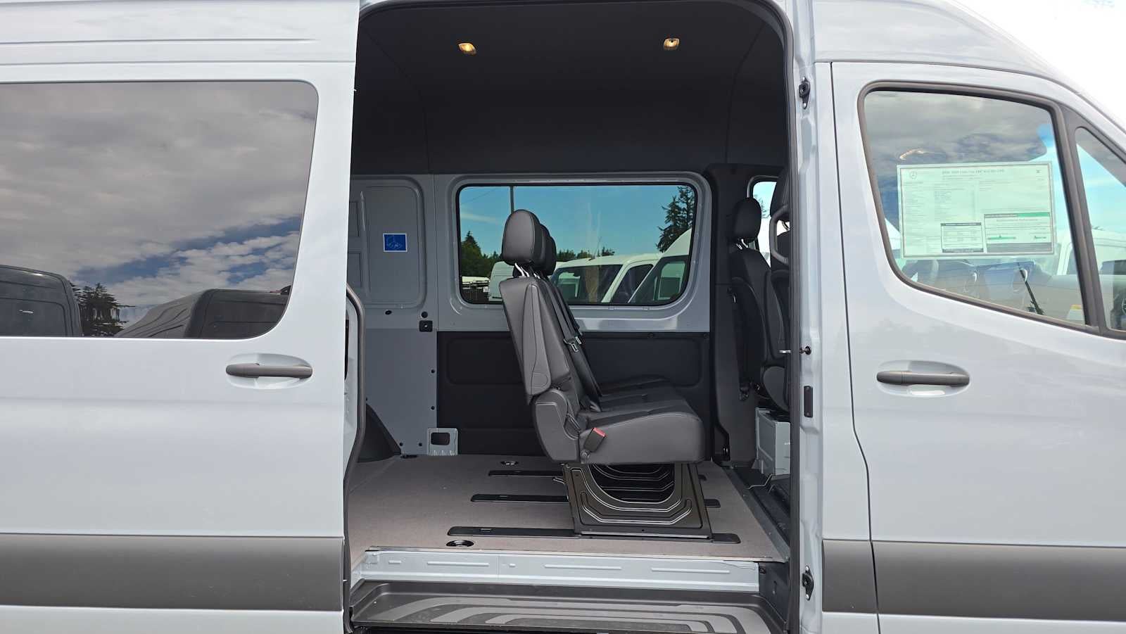 2026 Mercedes-Benz Sprinter 2500 Standard Roof I4 Diesel HO 144 AWD