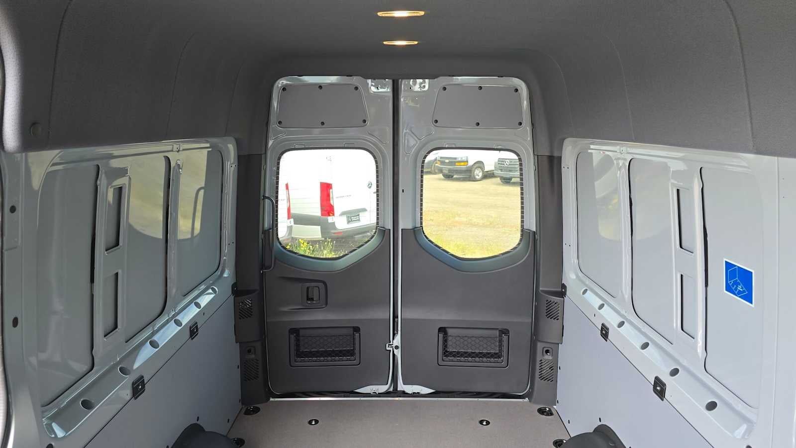 2026 Mercedes-Benz Sprinter 2500 Standard Roof I4 Diesel HO 144 AWD