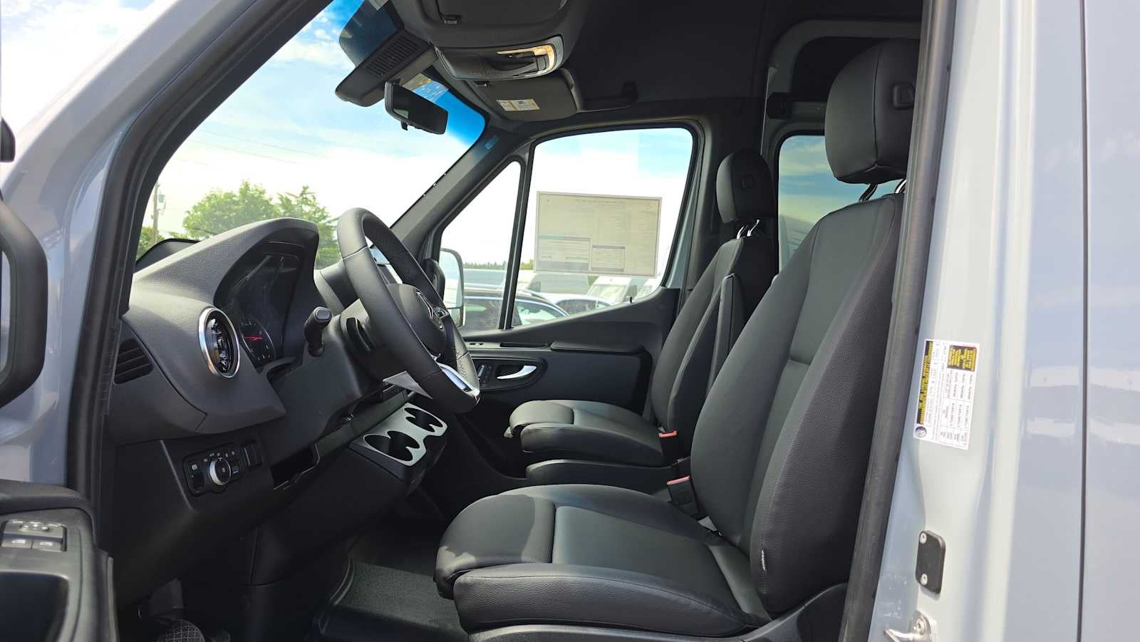 2026 Mercedes-Benz Sprinter 2500 Standard Roof I4 Diesel HO 144 AWD