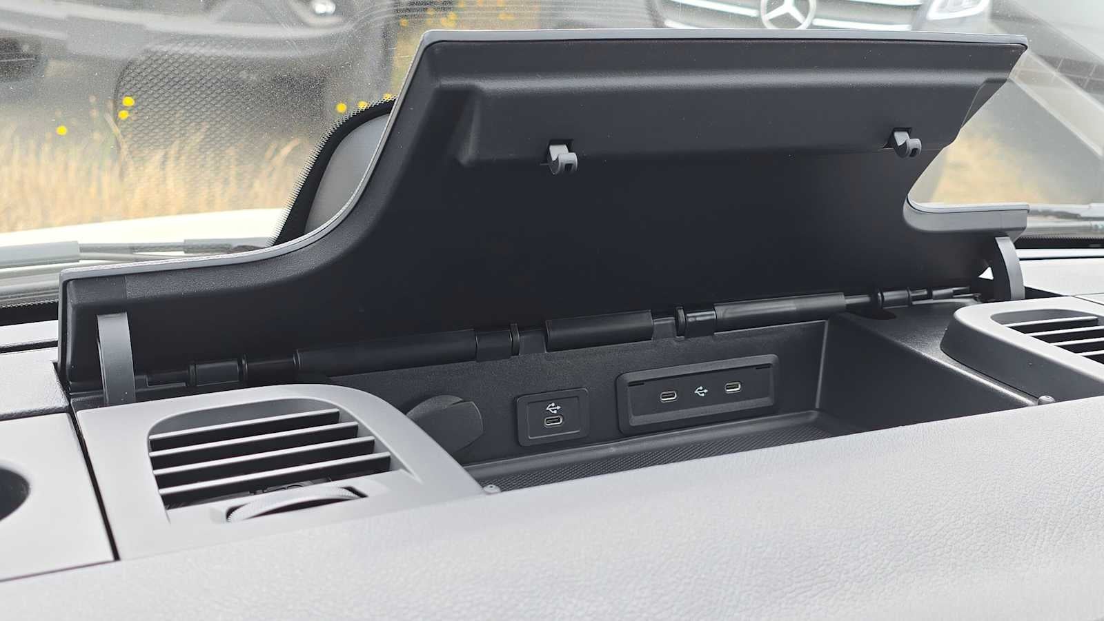 2026 Mercedes-Benz Sprinter Crew 2500 Standard Roof I4 Diesel HO 144 AWD