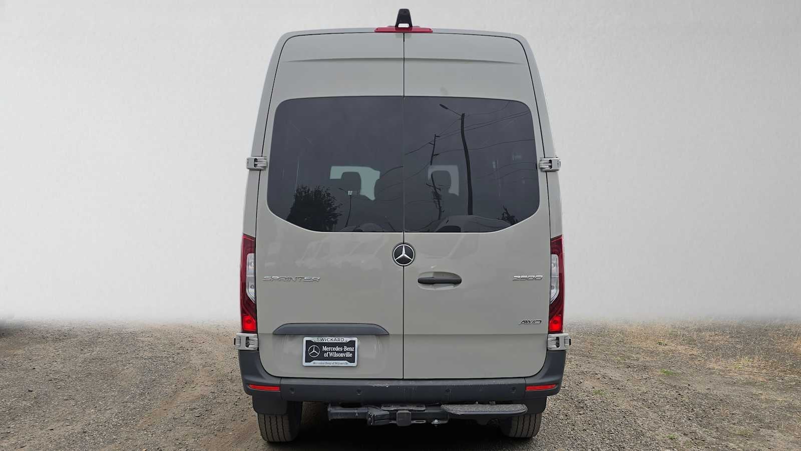 2026 Mercedes-Benz Sprinter Crew 2500 Standard Roof I4 Diesel HO 144 AWD
