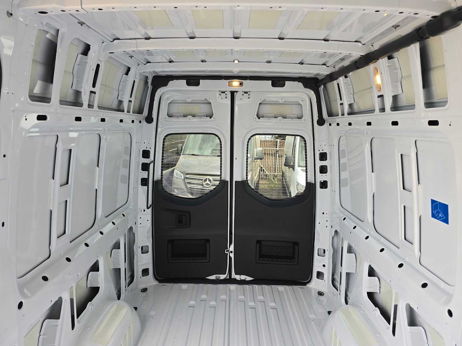 2026 Mercedes-Benz Sprinter Cargo 2500 Standard Roof I4 Diesel HO 144 AWD