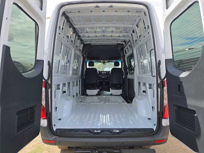 2026 Mercedes-Benz Sprinter Cargo 2500 Standard Roof I4 Diesel HO 144 AWD