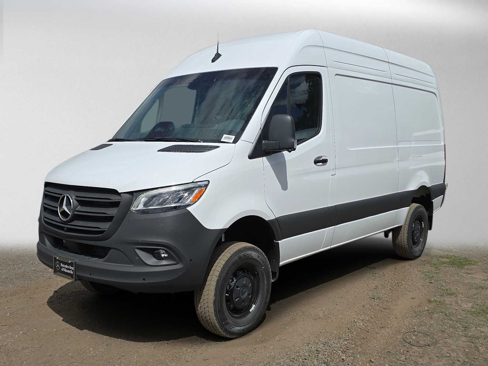 2026 Mercedes-Benz Sprinter Cargo 2500 Standard Roof I4 Diesel HO 144 AWD