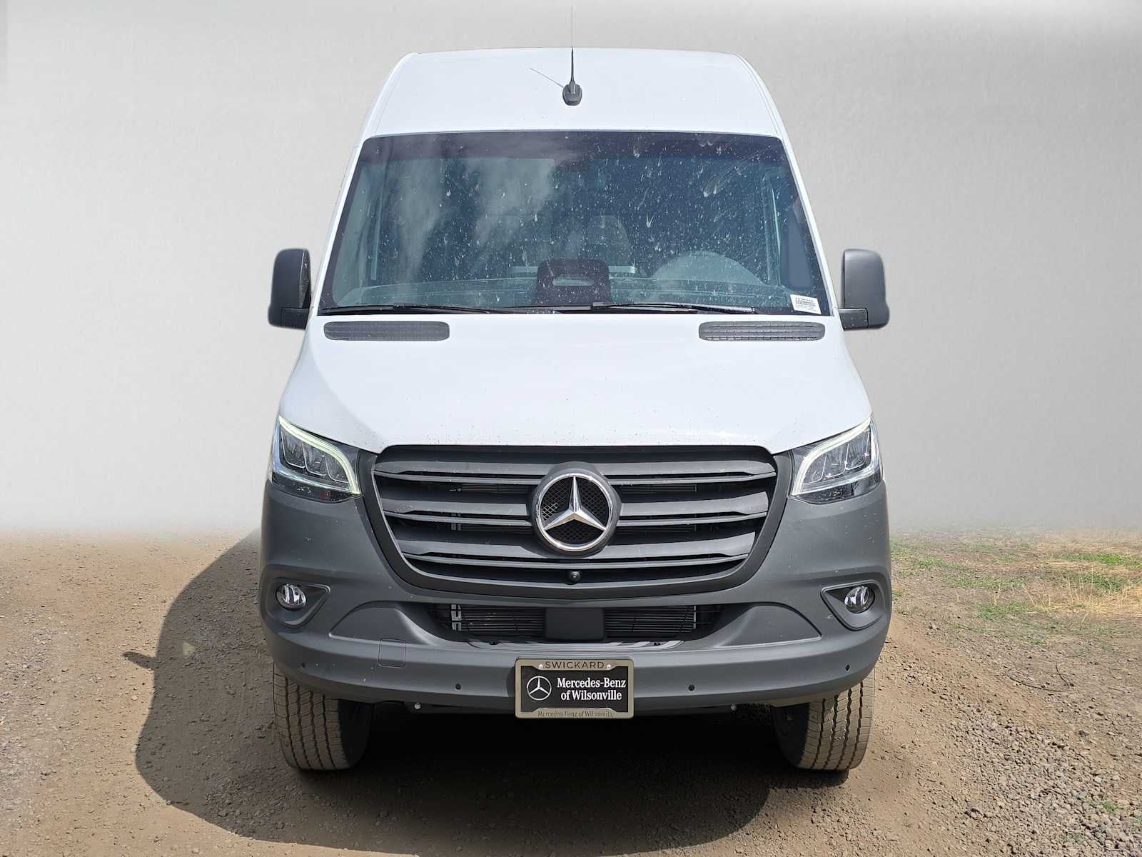 2026 Mercedes-Benz Sprinter Cargo 2500 Standard Roof I4 Diesel HO 144 AWD