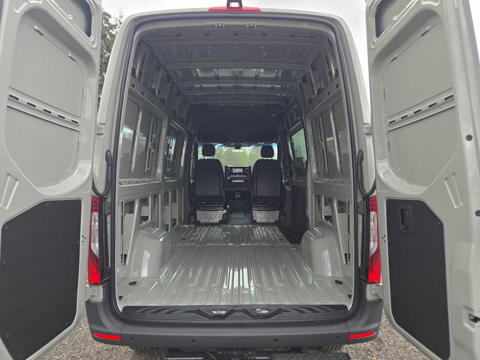2026 Mercedes-Benz Sprinter Cargo 2500 Standard Roof I4 Diesel HO 144 AWD
