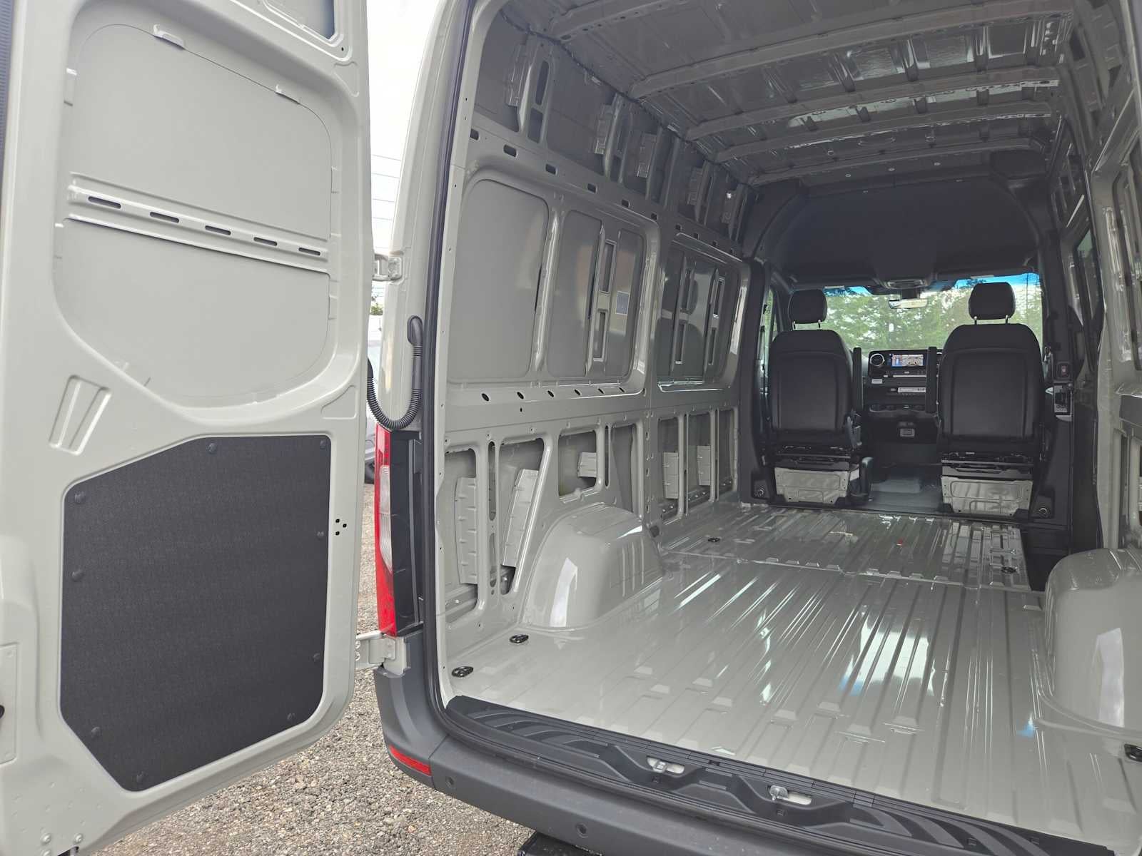 2026 Mercedes-Benz Sprinter Cargo 2500 Standard Roof I4 Diesel HO 144 AWD