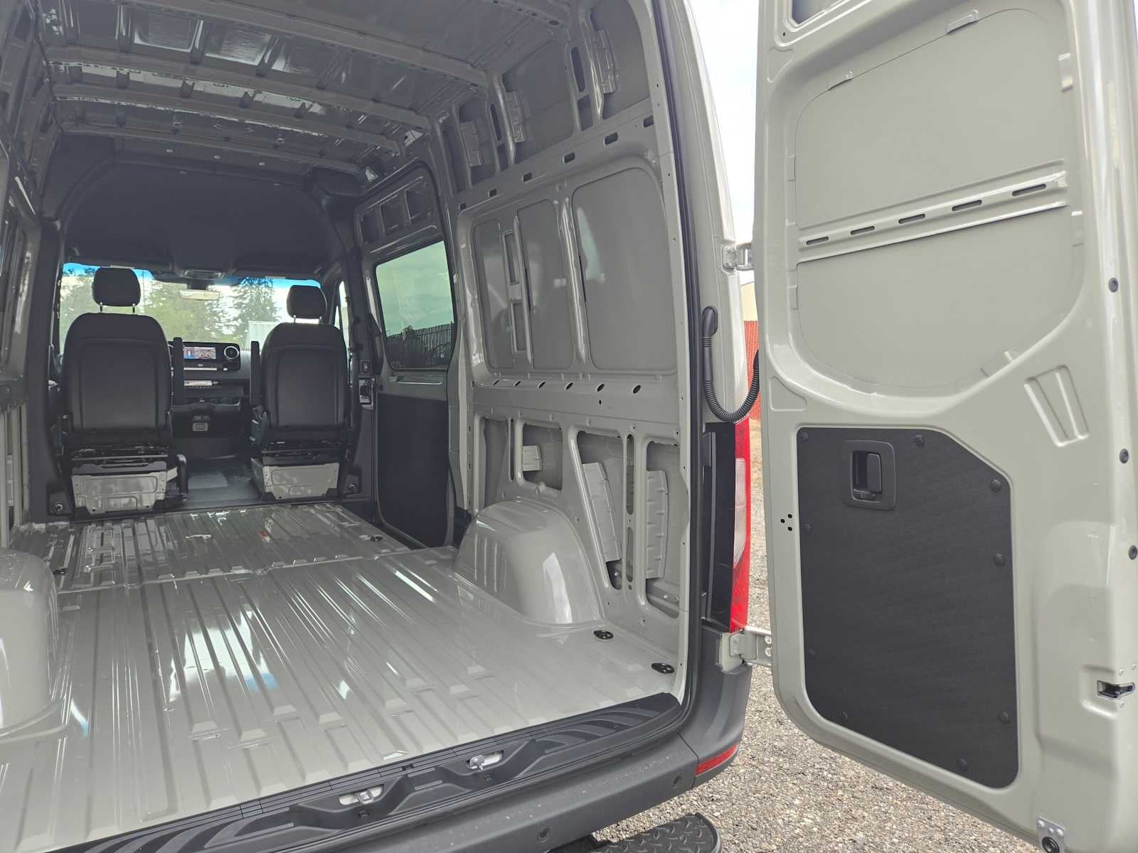 2026 Mercedes-Benz Sprinter Cargo 2500 Standard Roof I4 Diesel HO 144 AWD
