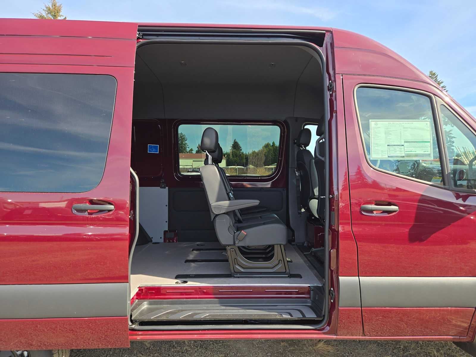 2026 Mercedes-Benz Sprinter Crew 2500 Standard Roof I4 Diesel HO 144 AWD