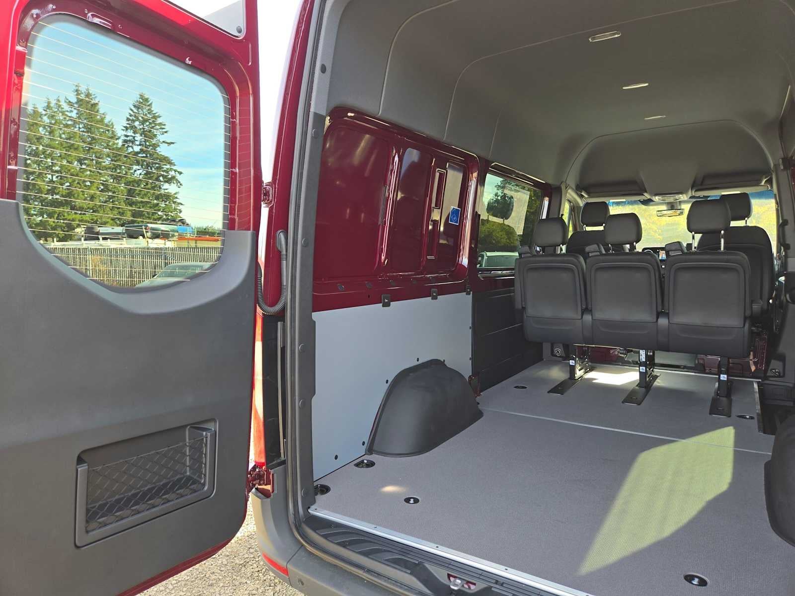 2026 Mercedes-Benz Sprinter Crew 2500 Standard Roof I4 Diesel HO 144 AWD