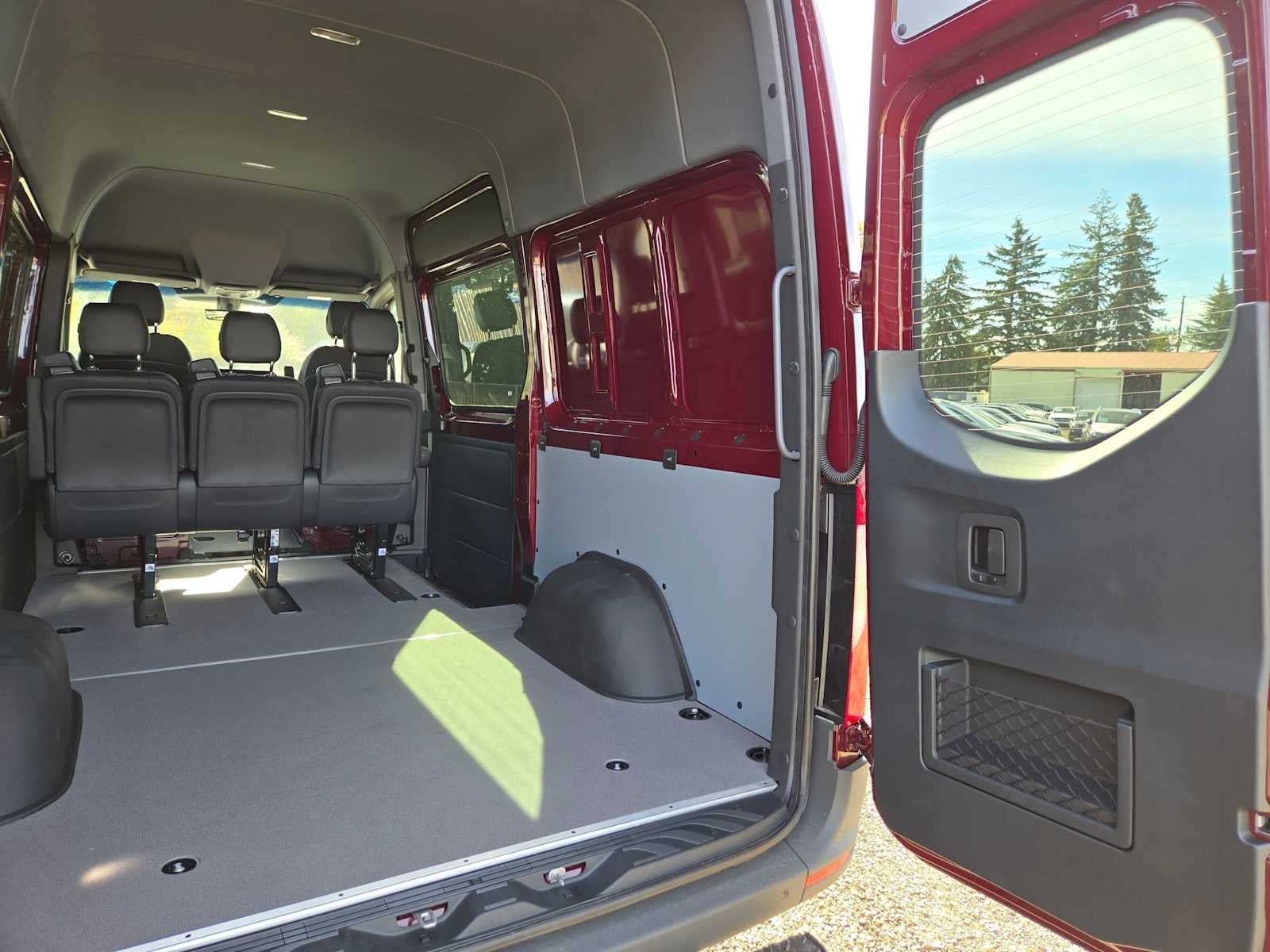 2026 Mercedes-Benz Sprinter Crew 2500 Standard Roof I4 Diesel HO 144 AWD