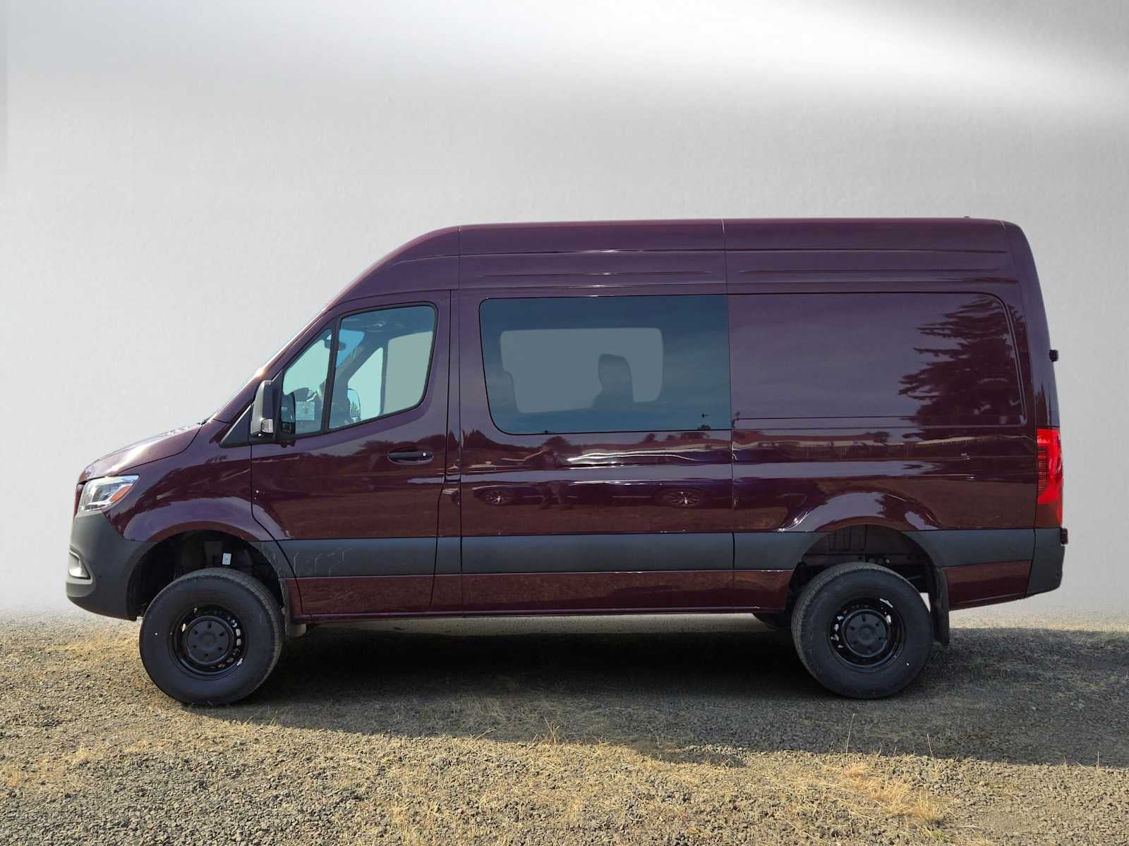 2026 Mercedes-Benz Sprinter Crew 2500 Standard Roof I4 Diesel HO 144 AWD