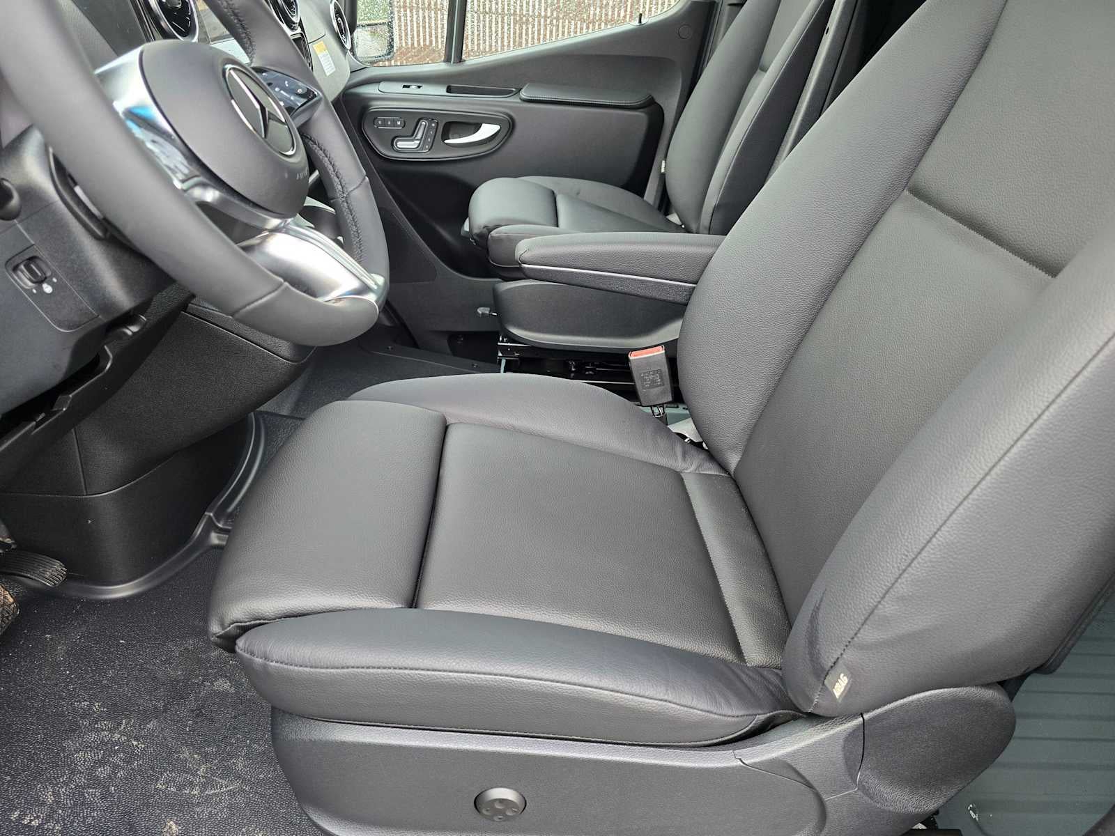 2026 Mercedes-Benz Sprinter 2500 Standard Roof I4 Diesel HO 144" AWD