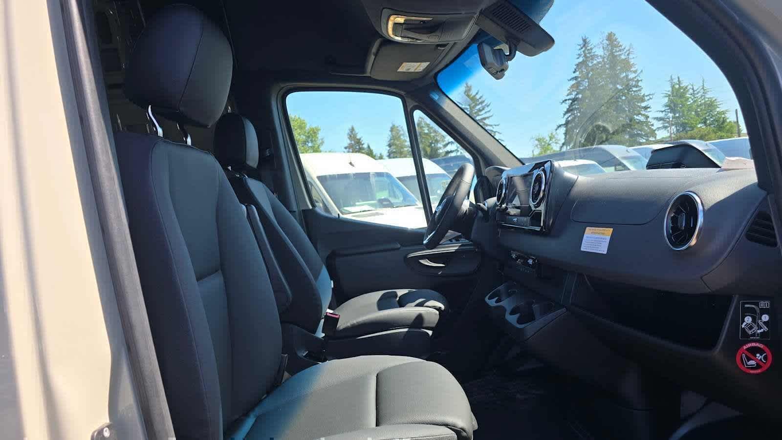 2026 Mercedes-Benz Sprinter 2500 Standard Roof I4 Diesel HO 144 AWD