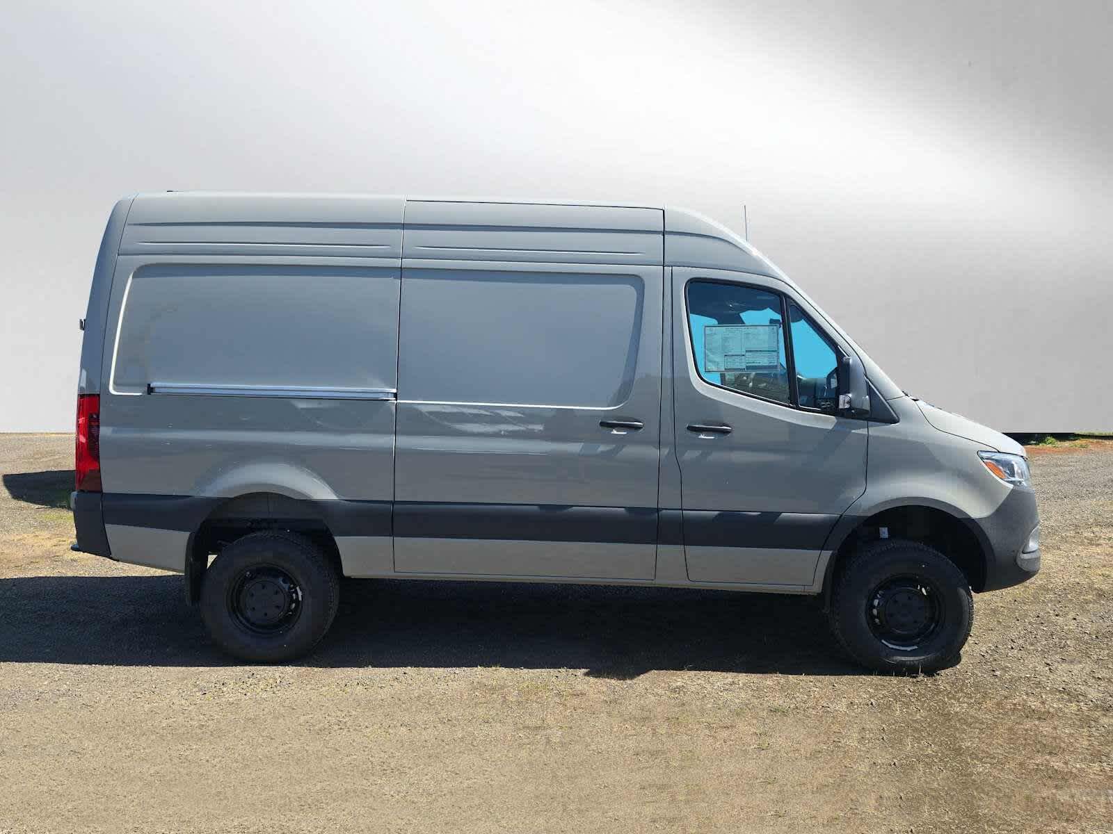 2026 Mercedes-Benz Sprinter 2500 Standard Roof I4 Diesel HO 144 AWD