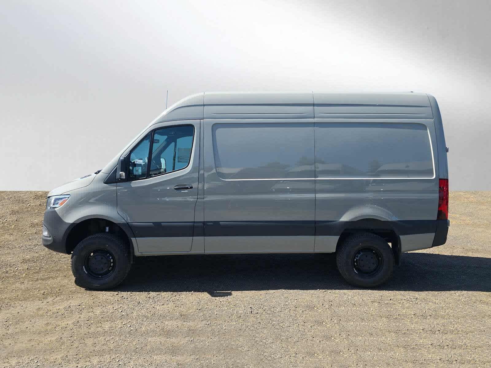 2026 Mercedes-Benz Sprinter 2500 Standard Roof I4 Diesel HO 144 AWD