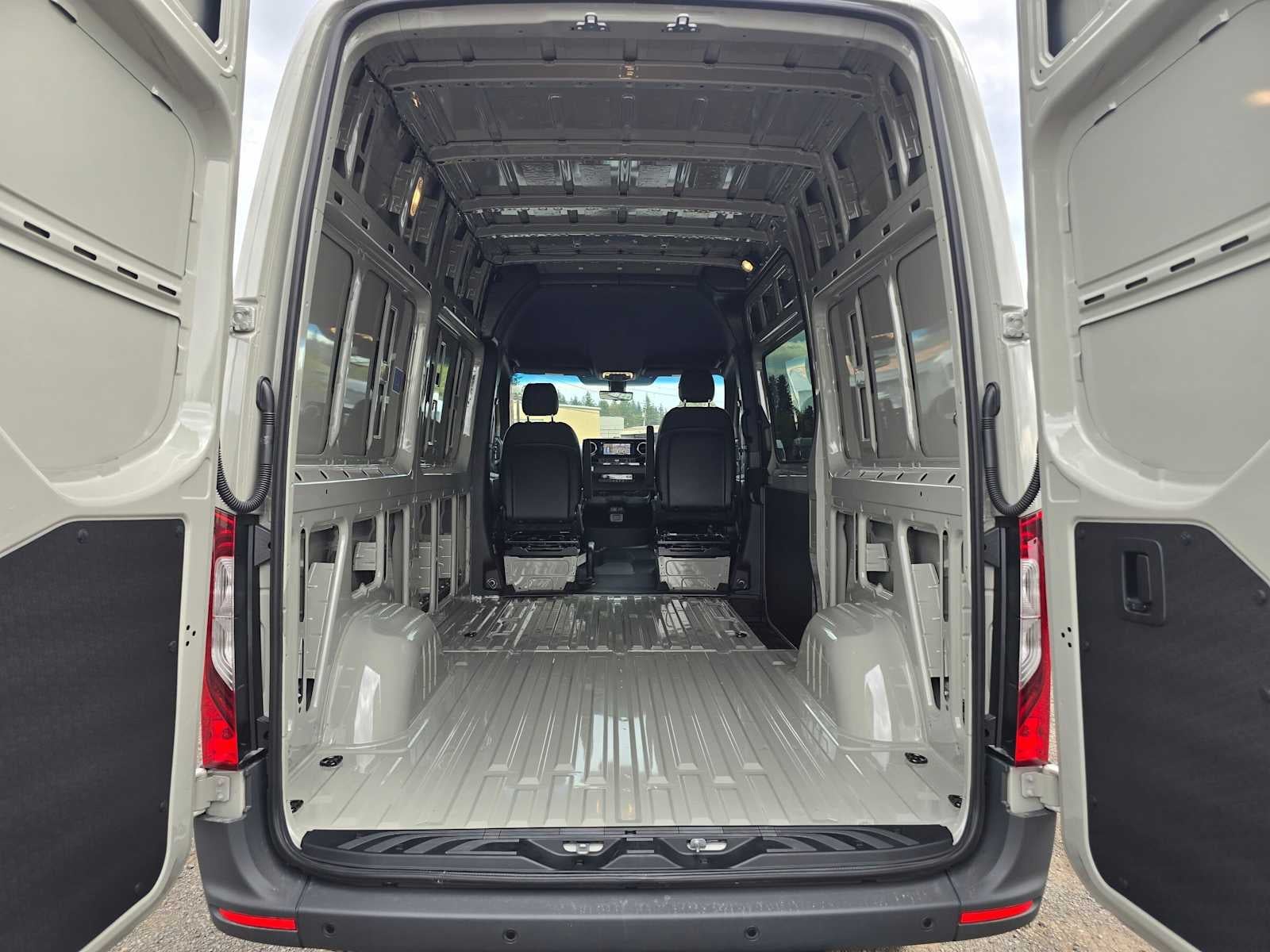 2026 Mercedes-Benz Sprinter Cargo 2500 Standard Roof I4 Diesel HO 144 AWD