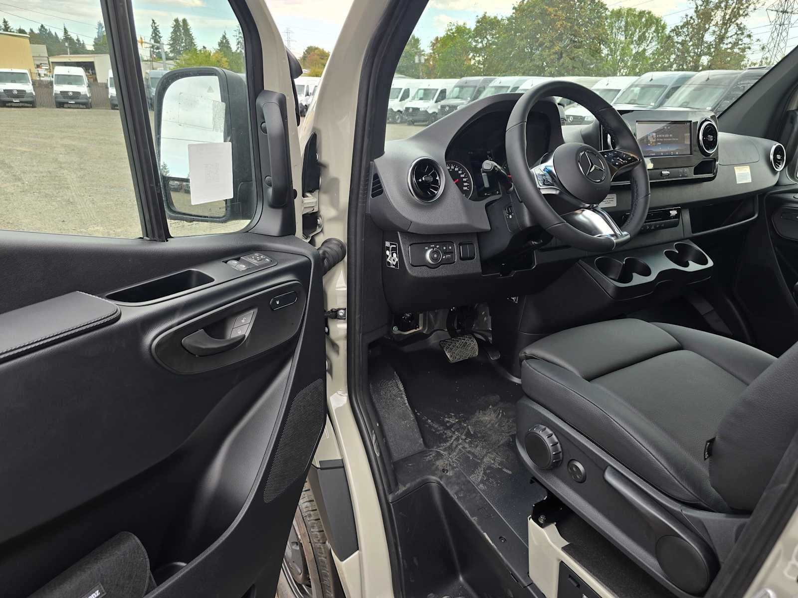 2026 Mercedes-Benz Sprinter Cargo 2500 Standard Roof I4 Diesel HO 144 AWD