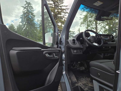 2026 Mercedes-Benz Sprinter Crew 2500 High Roof I4 Diesel HO 170 AWD