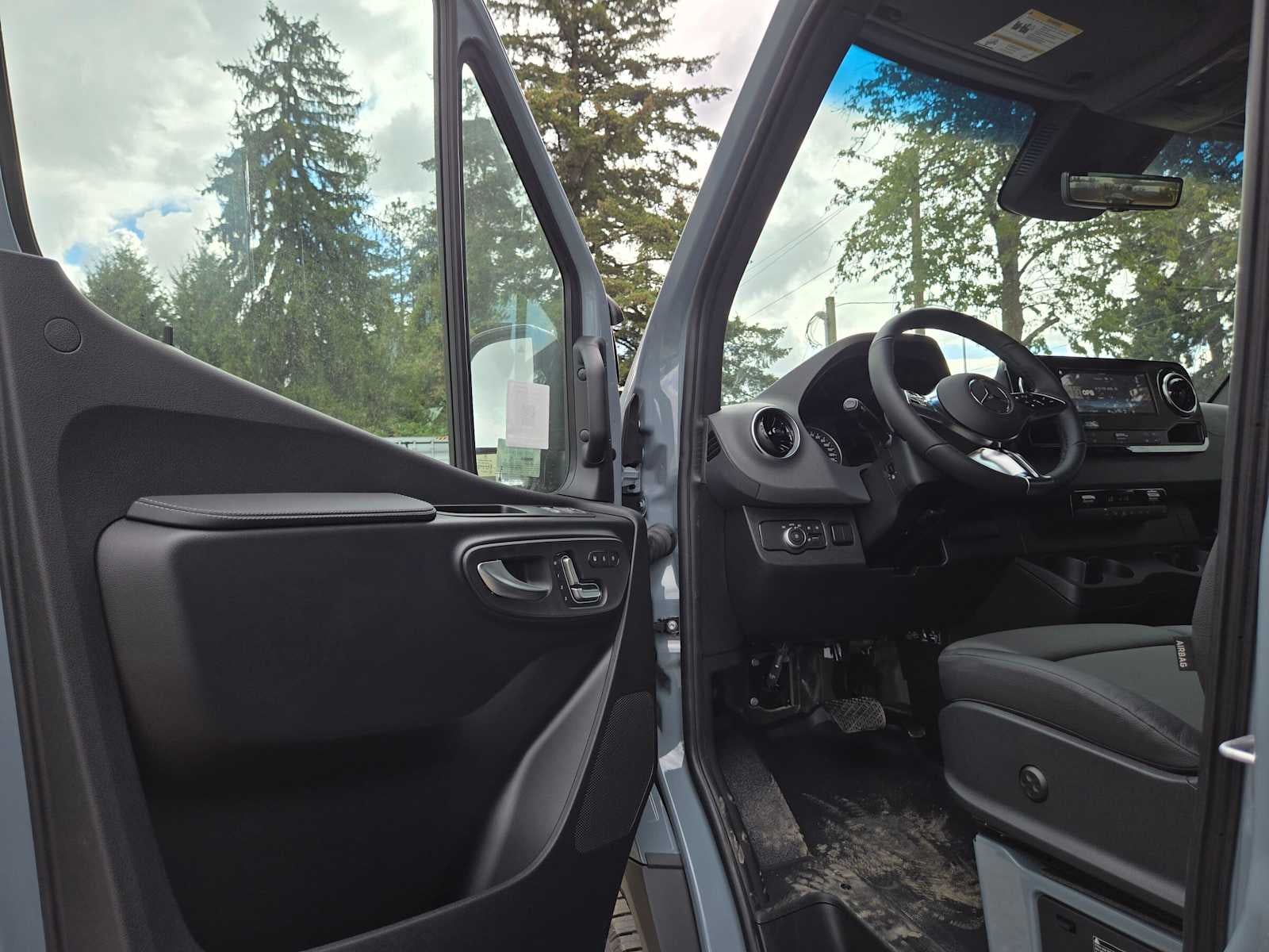 2026 Mercedes-Benz Sprinter Crew 2500 High Roof I4 Diesel HO 170 AWD