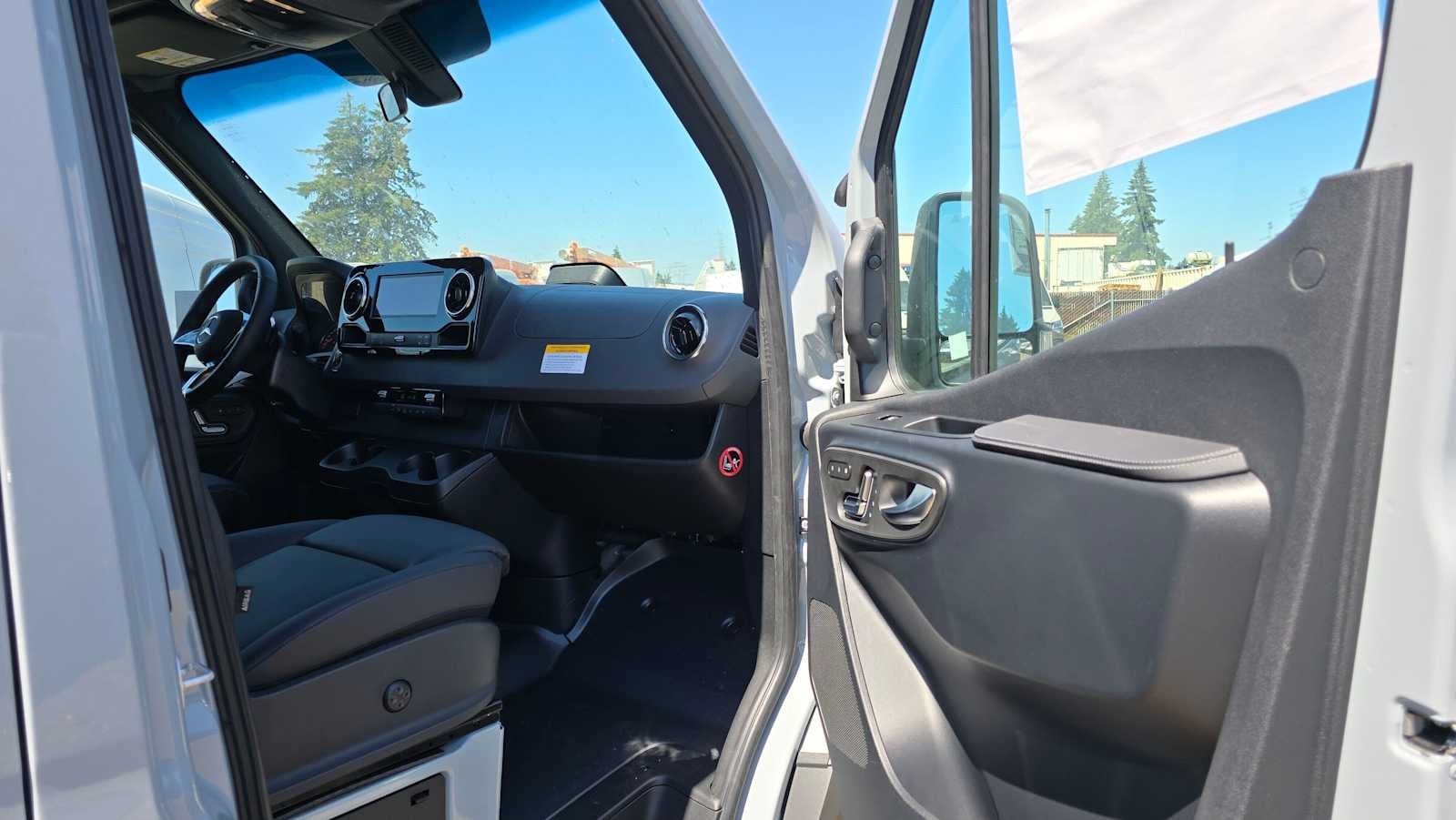 2026 Mercedes-Benz Sprinter 2500 High Roof I4 Diesel HO 170 AWD