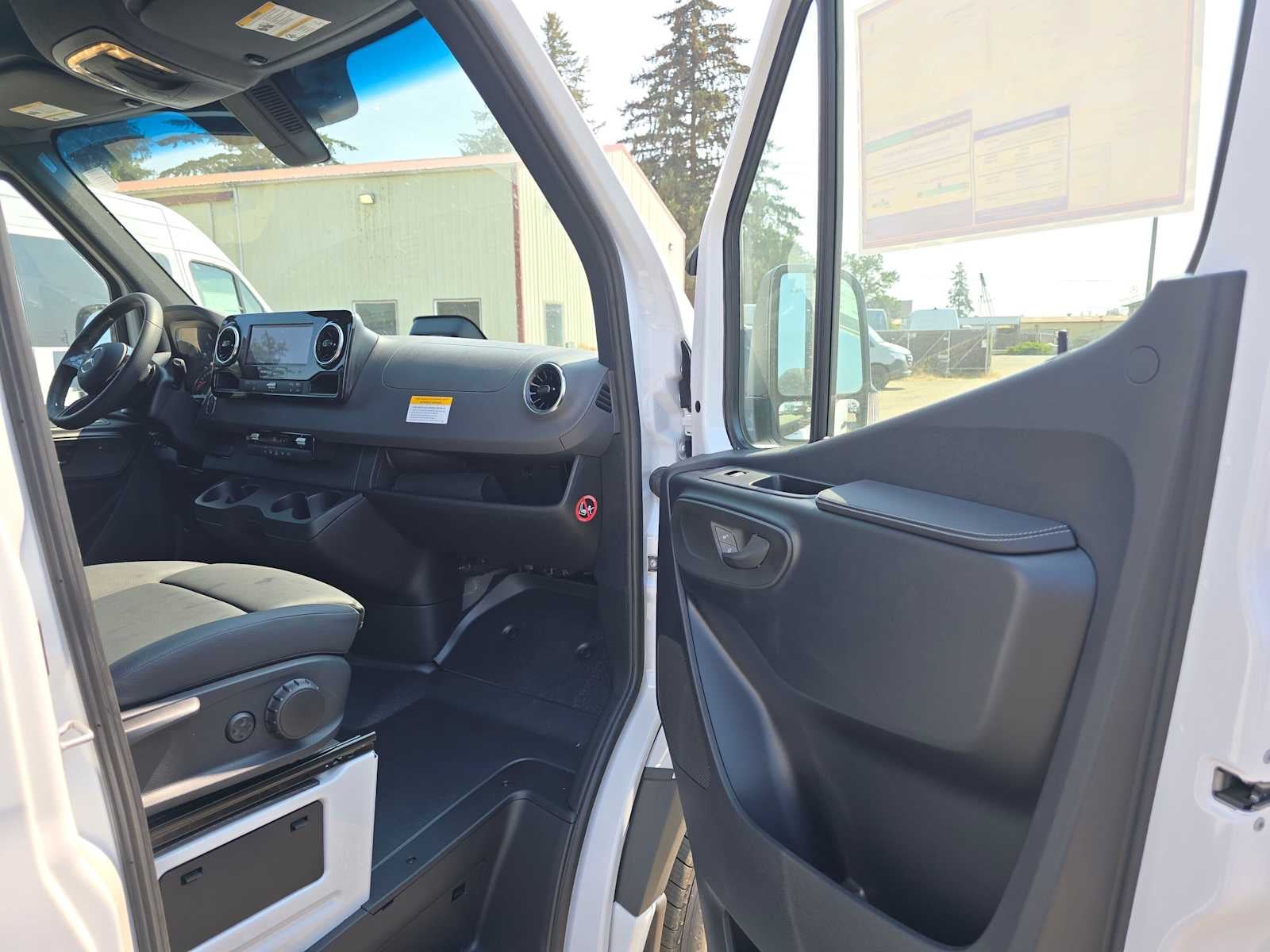 2026 Mercedes-Benz Sprinter Cargo 2500 Standard Roof I4 Diesel 144 RWD