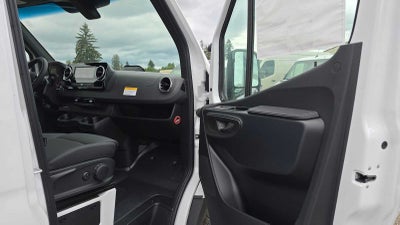 2026 Mercedes-Benz Sprinter 2500 Standard Roof I4 Diesel 144 RWD