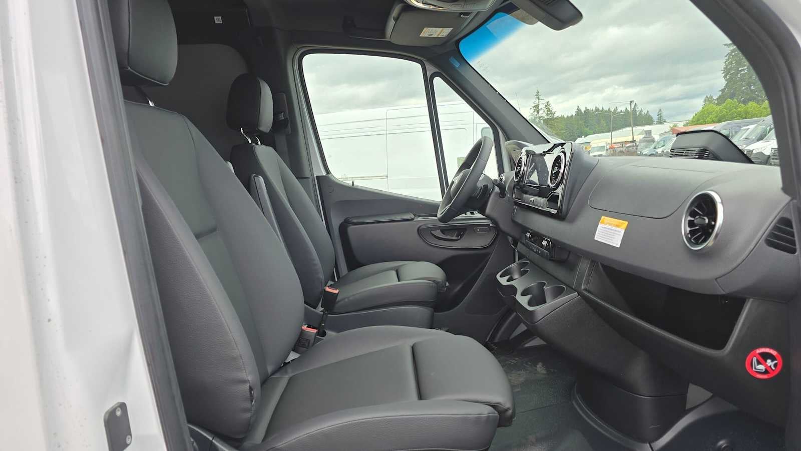 2026 Mercedes-Benz Sprinter 2500 Standard Roof I4 Diesel 144 RWD