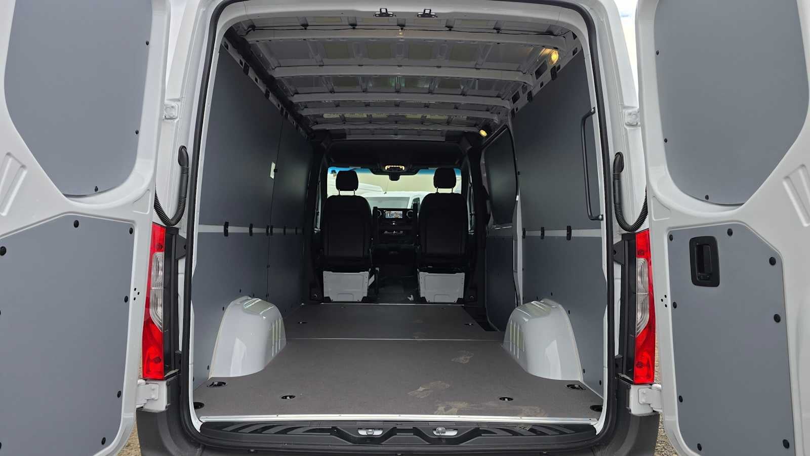 2026 Mercedes-Benz Sprinter 2500 Standard Roof I4 Diesel 144 RWD