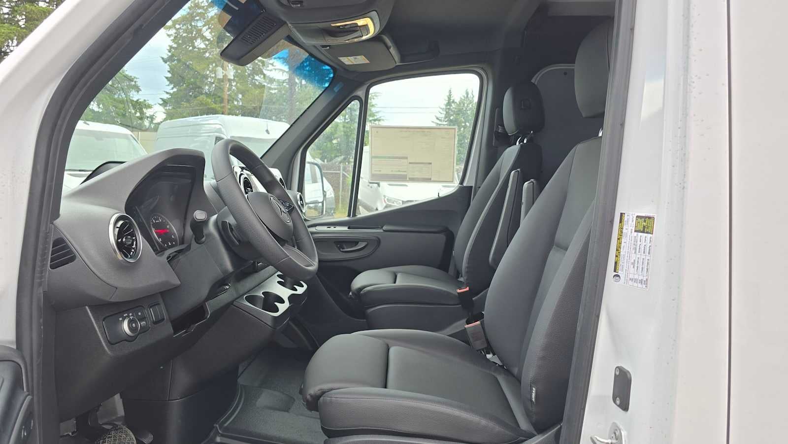 2026 Mercedes-Benz Sprinter 2500 Standard Roof I4 Diesel 144 RWD