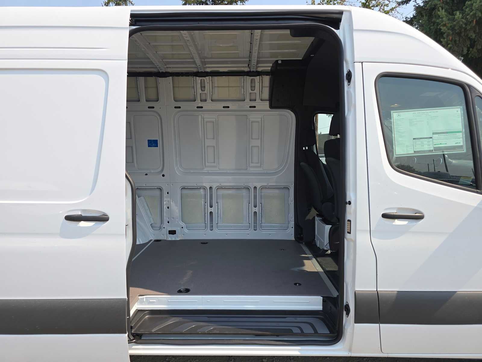 2026 Mercedes-Benz Sprinter 2500 Standard Roof I4 Diesel 144 RWD
