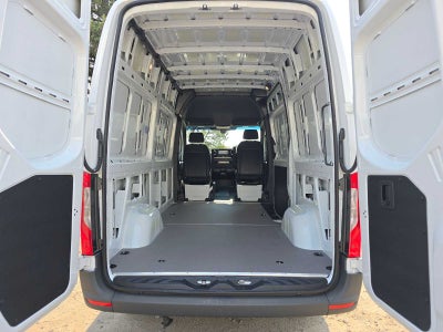 2026 Mercedes-Benz Sprinter 2500 Standard Roof I4 Diesel 144 RWD
