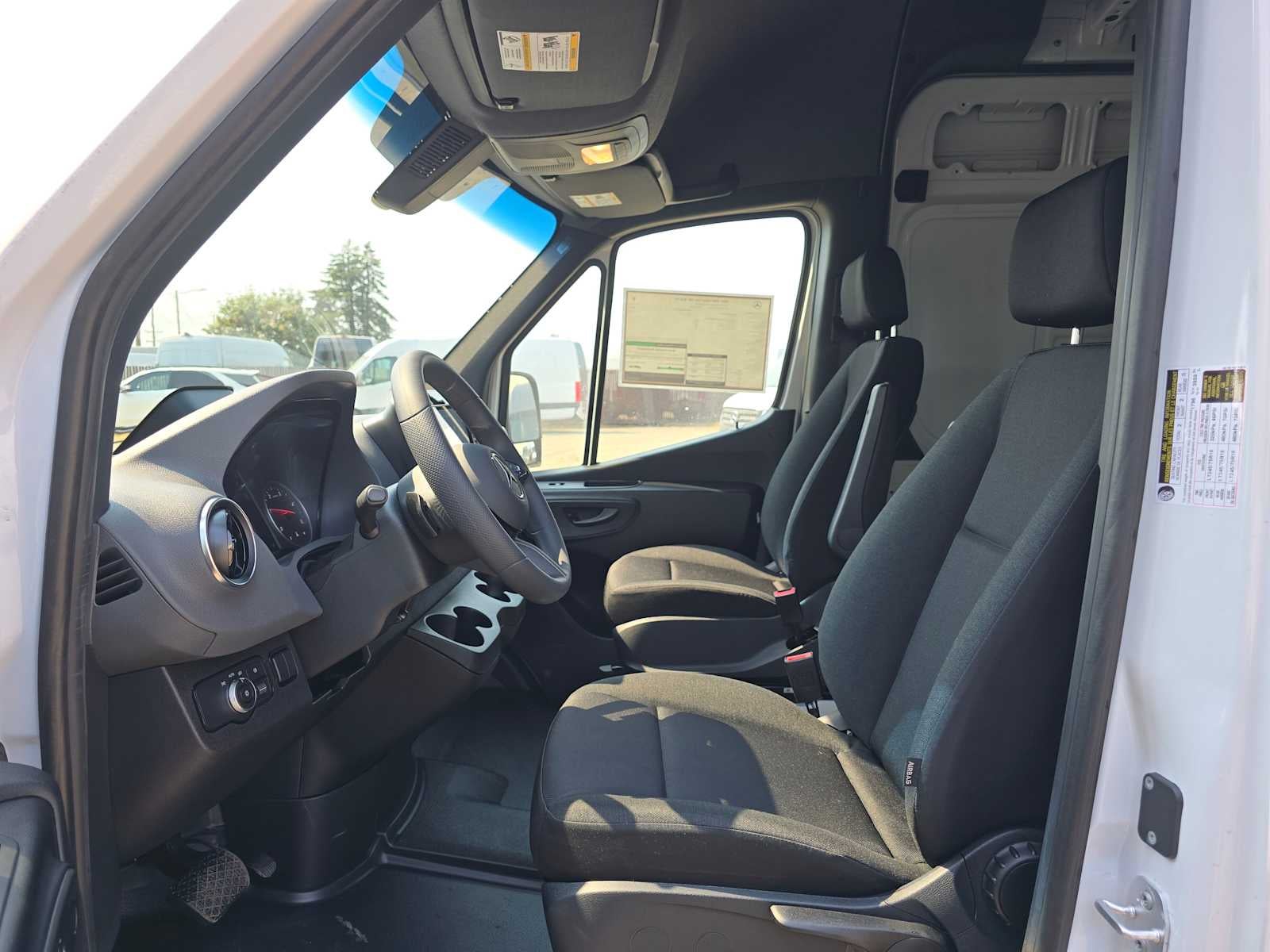 2026 Mercedes-Benz Sprinter 2500 Standard Roof I4 Diesel 144 RWD