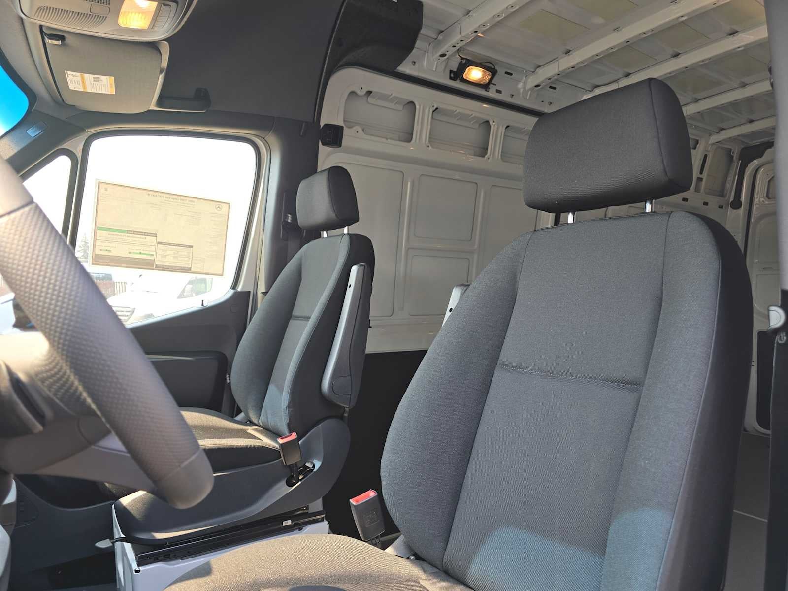 2026 Mercedes-Benz Sprinter 2500 Standard Roof I4 Diesel 144 RWD