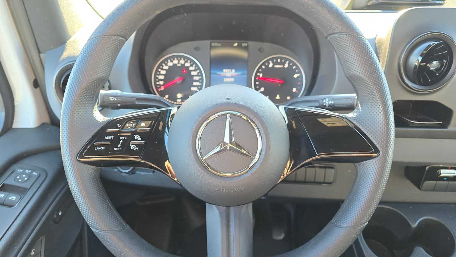 2025 Mercedes-Benz Sprinter Cargo Van 2500 Standard Roof I4 Diesel 144" RWD