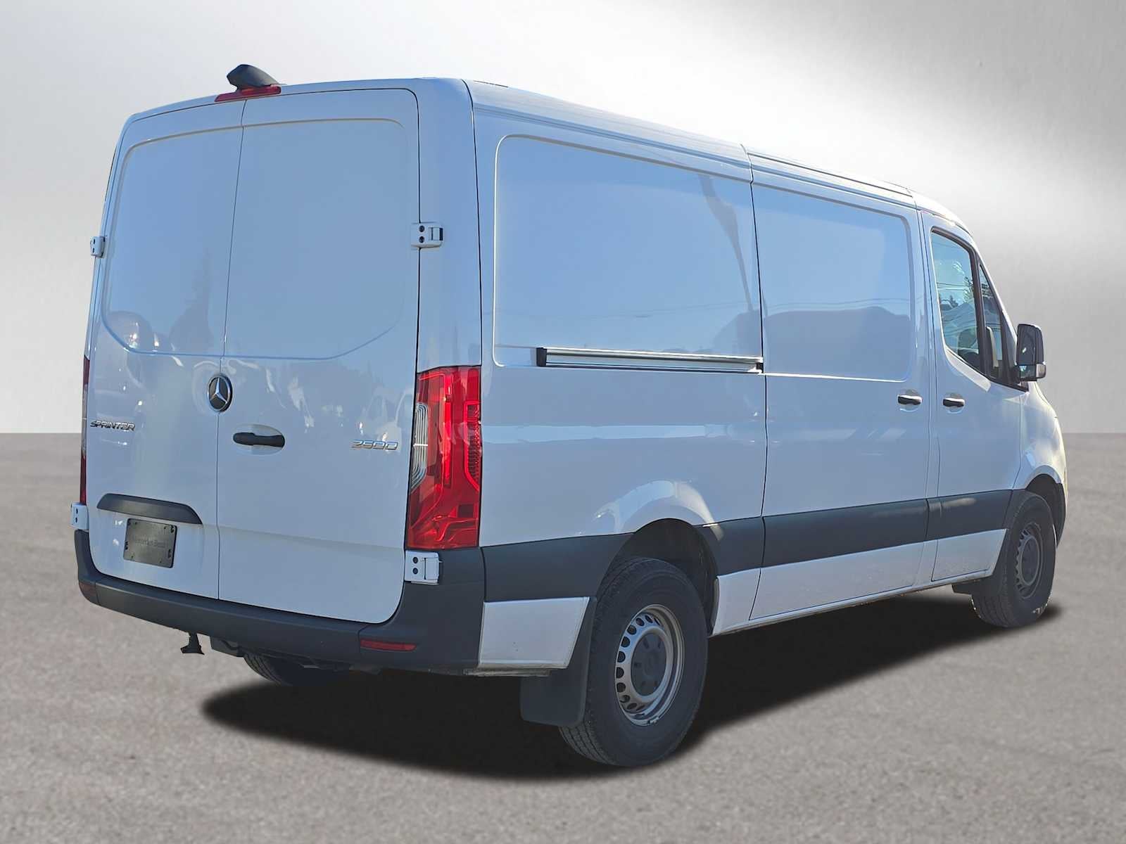 2025 Mercedes-Benz Sprinter Cargo Van 2500 Standard Roof I4 Diesel 144" RWD