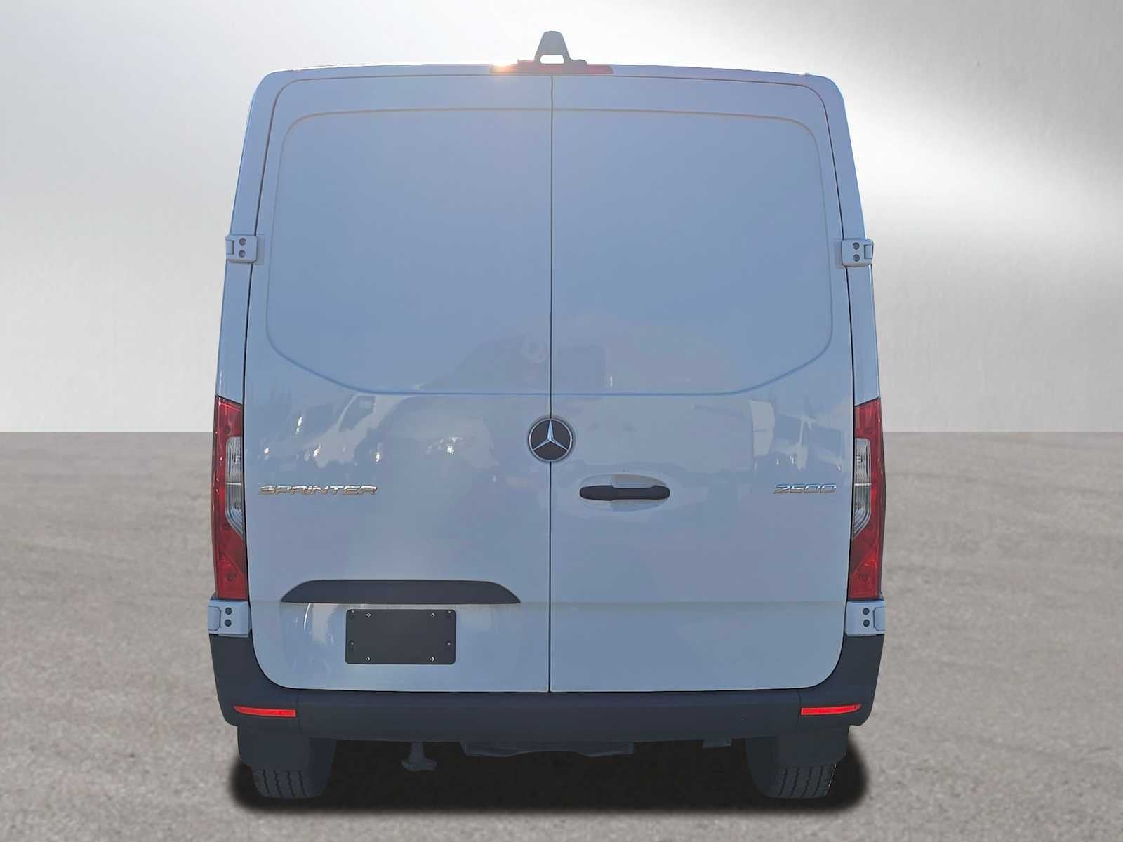 2025 Mercedes-Benz Sprinter Cargo Van 2500 Standard Roof I4 Diesel 144" RWD