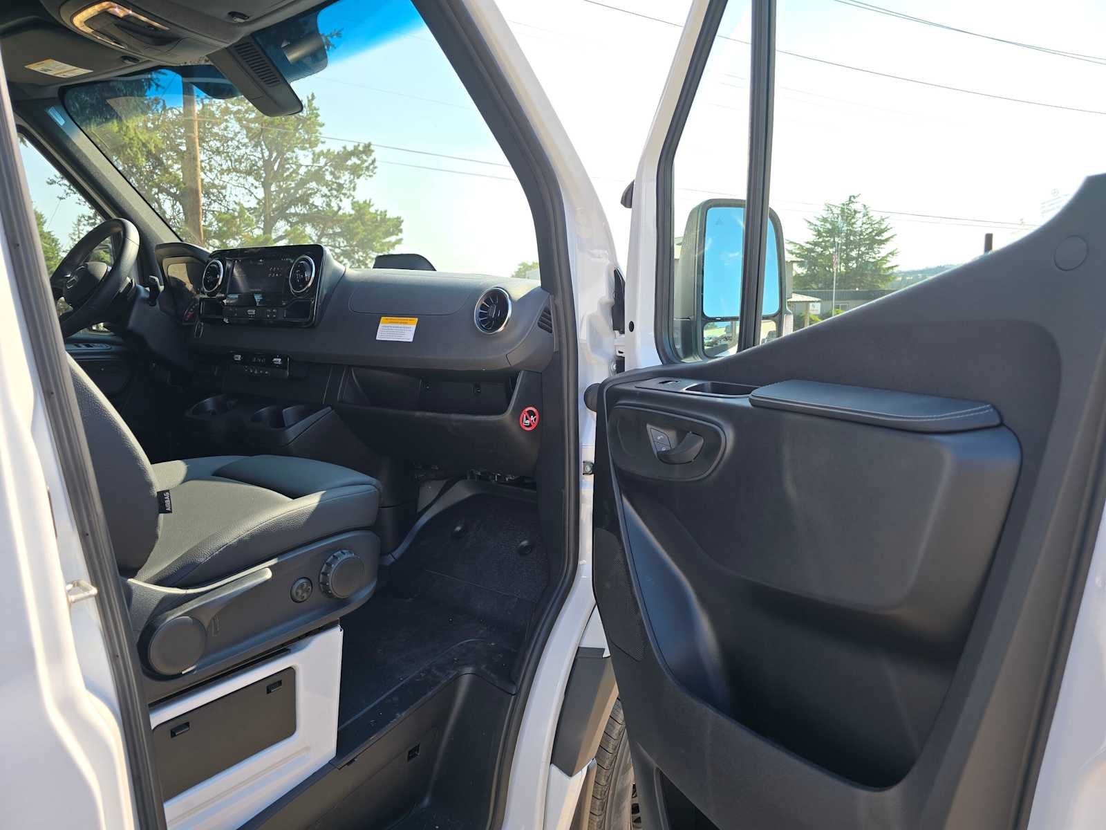 2026 Mercedes-Benz Sprinter 2500 Standard Roof I4 Diesel 144 RWD