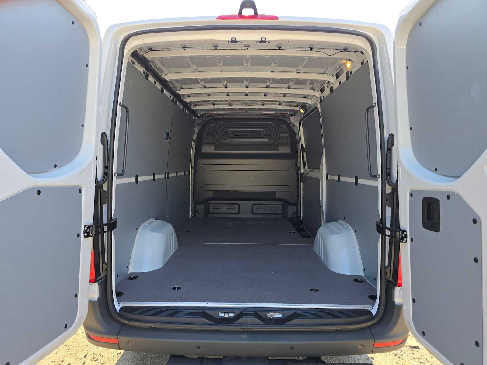 2026 Mercedes-Benz Sprinter 2500 Standard Roof I4 Diesel 144 RWD