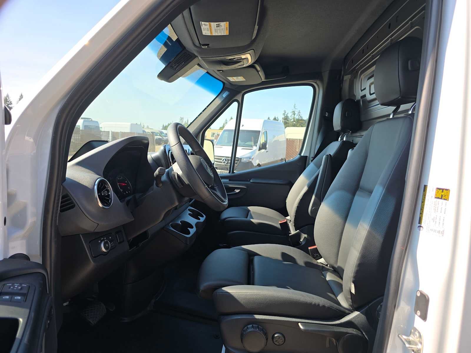 2026 Mercedes-Benz Sprinter 2500 Standard Roof I4 Diesel 144 RWD