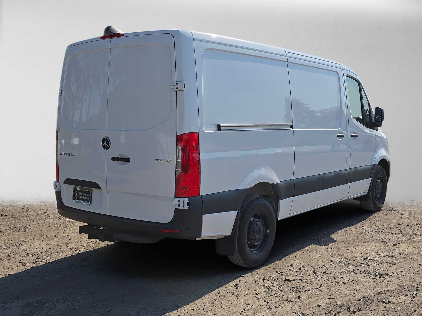 2026 Mercedes-Benz Sprinter 2500 Standard Roof I4 Diesel 144 RWD